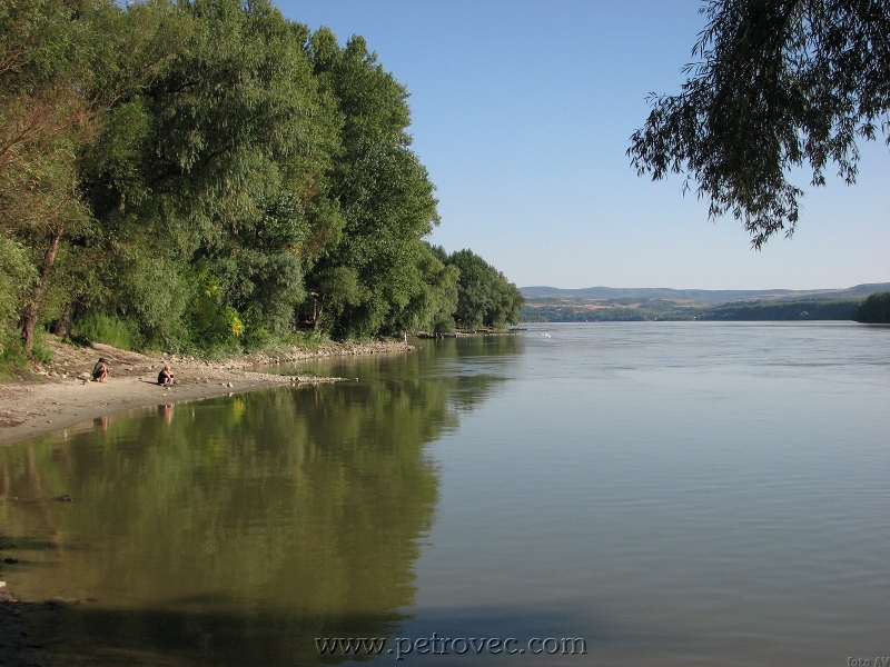 dunaj_vedla_hlozian